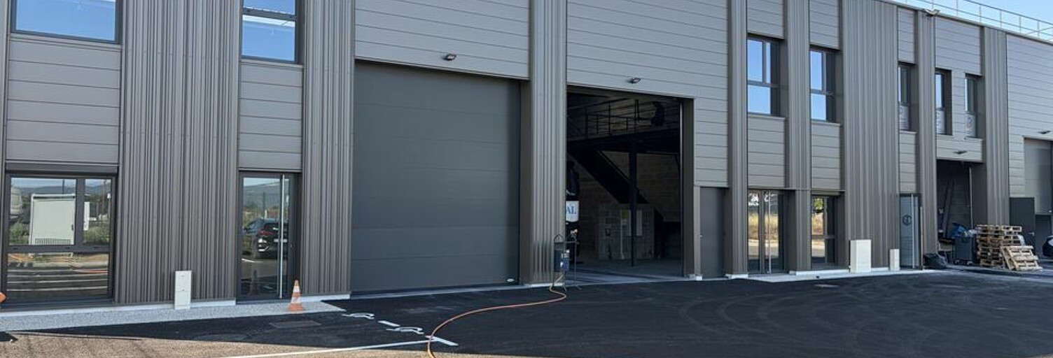 Commerce  318 m² à louer à Rillieux-la-Pape (69140)