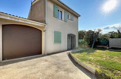 Charmante maison familiale avec jardin, garage motorisé et 3 chambres — photo du bien