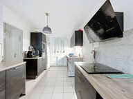 Charmante maison familiale avec jardin, garage motorisé et 3 chambres — photo 2
