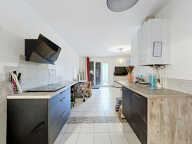 Charmante maison familiale avec jardin, garage motorisé et 3 chambres — photo 3