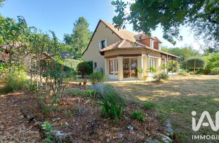 Vente Maison/villa 8 pièces — photo 2