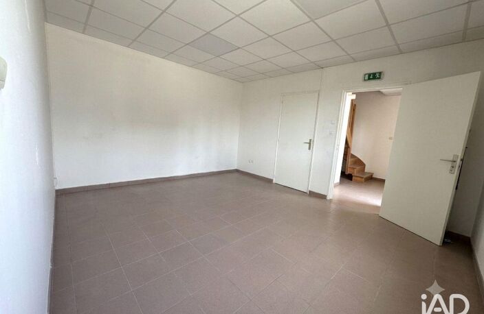 Location Hangar 210 m&sup2; — photo 2