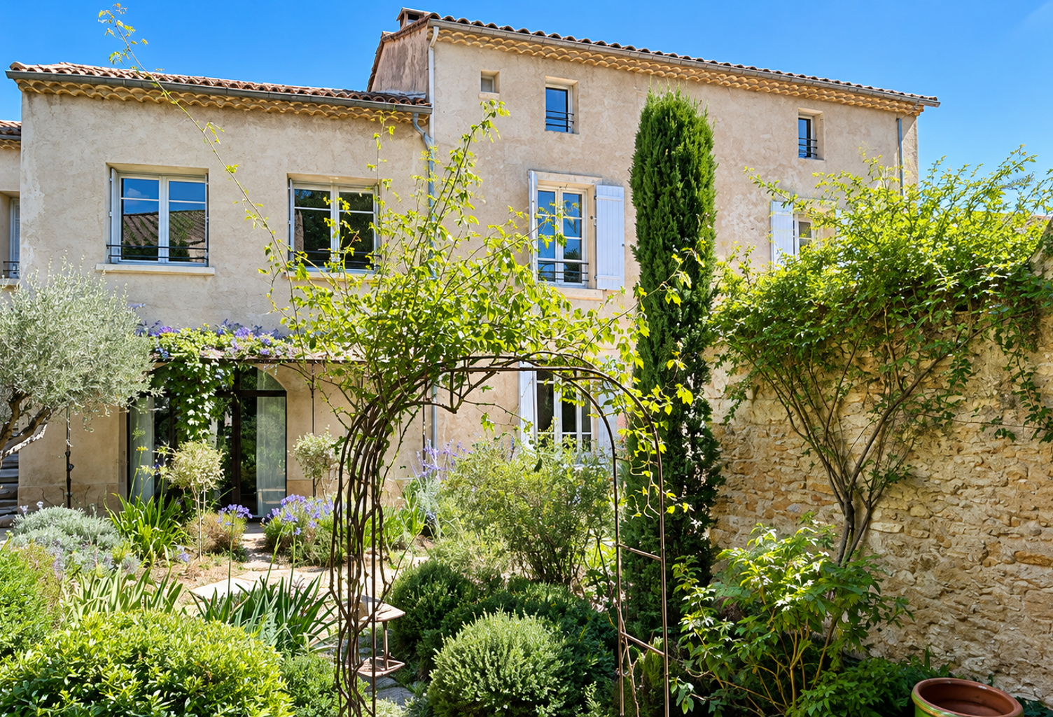 Authentique mas de village et son jardin secret — photo 1