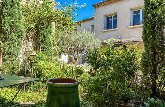 Authentique mas de village et son jardin secret — photo 3