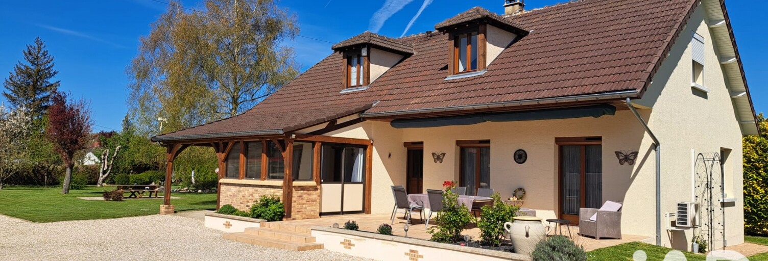 Maison 8 Pièces 136 m² à vendre à Pouan-les-Vallées (10700)