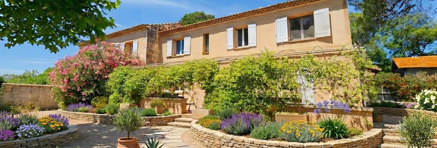 Maison 7 Pièces 335 m² à vendre à Arles (13200)