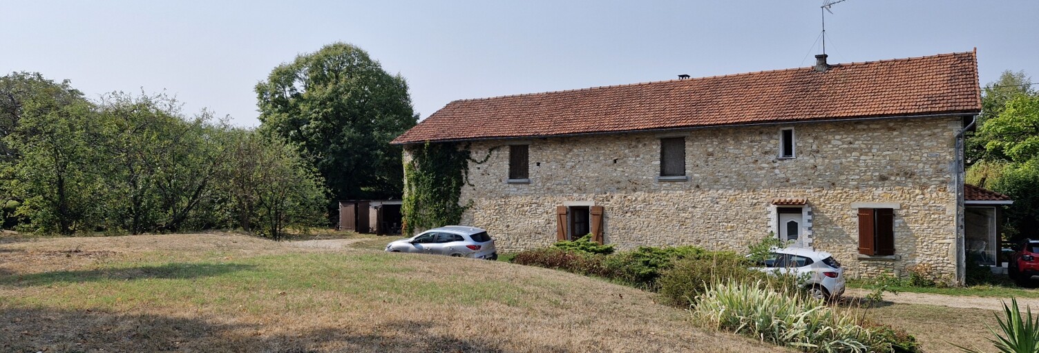 Maison 6 Pièces 135 m² à vendre à Champagne-Mouton (16350)