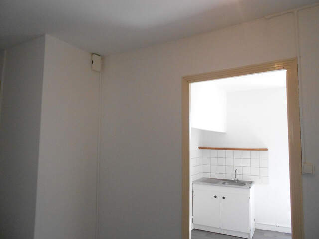 CASTELNAUDARY CENTRE VILLE APPARTEMENT 62 M2 DE TYPE 3 AU 3o ÉTAGE D'UN PETIT COLLECTIF — photo du bien