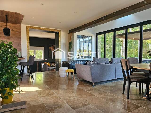 Maison familiale rénovée de 182 m² avec dépendance et double garage — photo du bien