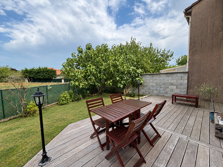 Opportunité à Mions   Maison de 90 m2 avec terrasse et jardi — photo 1