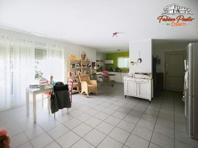 Maison traditionnelle plain-pied, 4 pièces, 106 m² — photo du bien