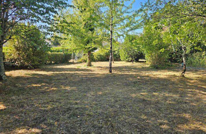 Terrain en plein bourg du village — photo 2