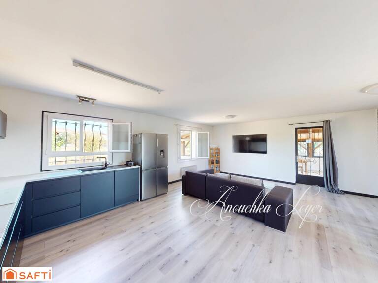 Maison avec vue dégagée et terrain constructible — photo 1