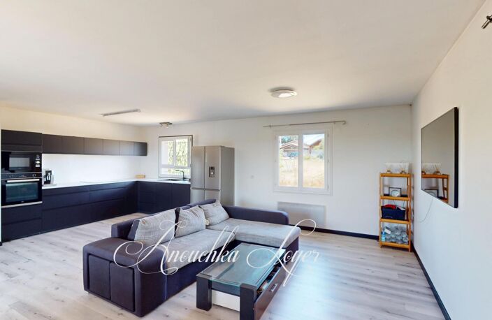 Maison avec vue dégagée et terrain constructible — photo 2