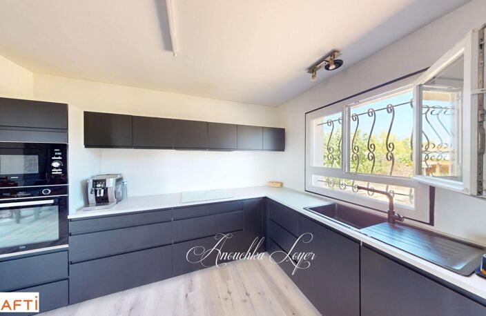 Maison avec vue dégagée et terrain constructible — photo 3