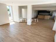 TRES BEAUX VOLUMES ET GRANDE PIECE DE VIE DE 63 M² — photo 3