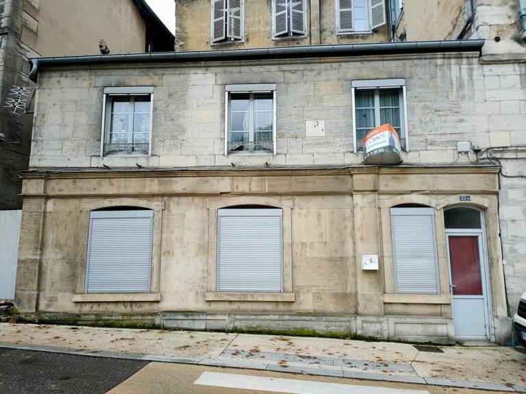 maison de ville à rafraichir SALINS LES BAINS JURA — photo 1