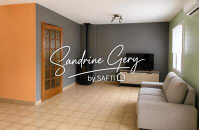 Maison familiale économe avec sous-sol à Saint-Saturnin-du-Limet., 3 chambres  ,clim ,panneaux photovoltaïques ,pompe à chaleursolaires ,poêle à pellet ,pompe à chaleur — photo du bien