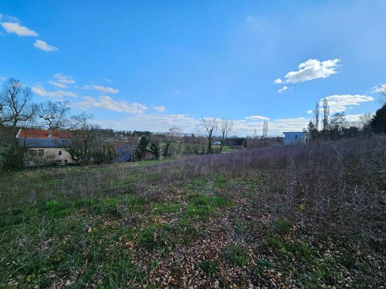 Terrain à batir  2038 m²  Bellerive-sur-Allier  secteur calme et résidentiel — photo 1