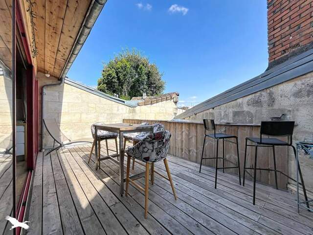 Maison en pierre de 4 pièces principales — photo du bien