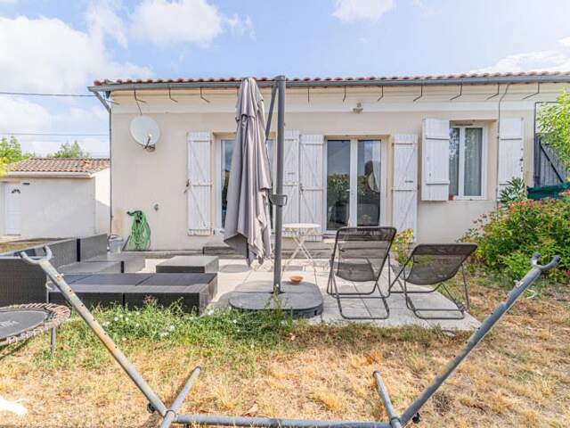 Maison en pierre de 3 pièces principales — photo du bien