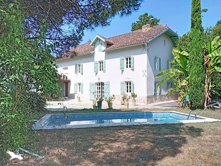 Maison en pierre de 6 pièces principales — photo 1