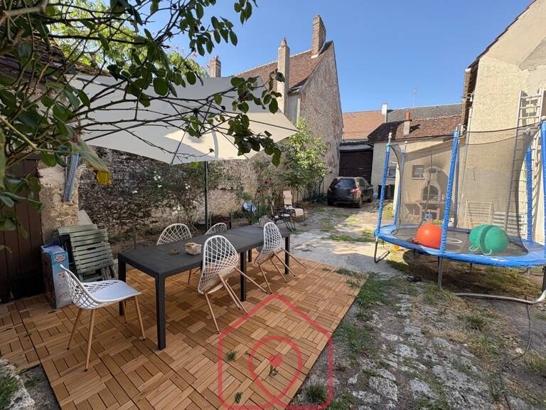 Maison en pierres rénovée de 125 m² — photo 1