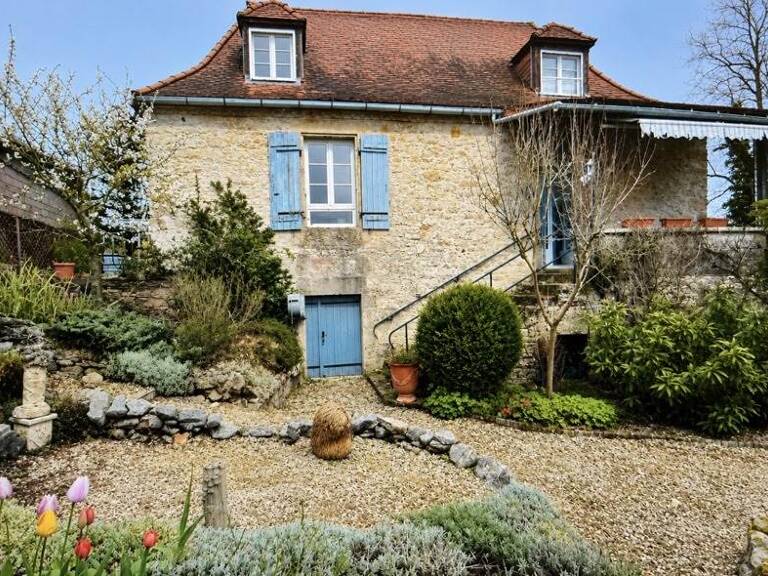 Maison en pierre de 4 pièces principales — photo 1