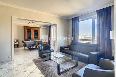Appartement 4 pièces 2375 €