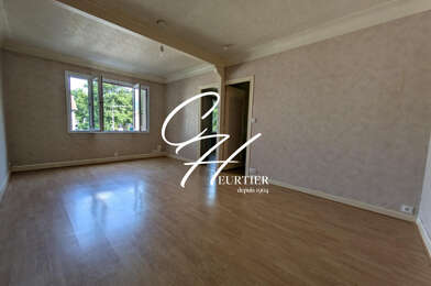 Appartement 3 pièces 710 €