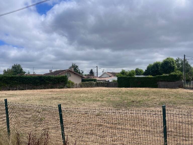 Terrain à bâtir à Blanquefort (33290) — photo 1