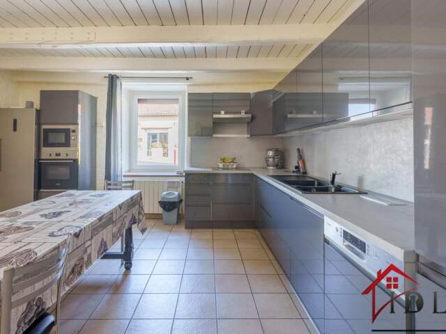 Maison de Famille (225 m2) avec Salle de Jeux et Studio Indé — photo du bien