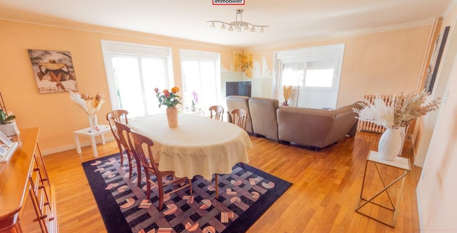 FINISTERE - Ploudalmézeau (29830) - A VENDRE - APPARTEMENT T5 133M² - 4 CHAMBRES - DALLE BETON - SEUL A L'ETAGE - GARAGE - BEAU POTENTIEL — photo 1
