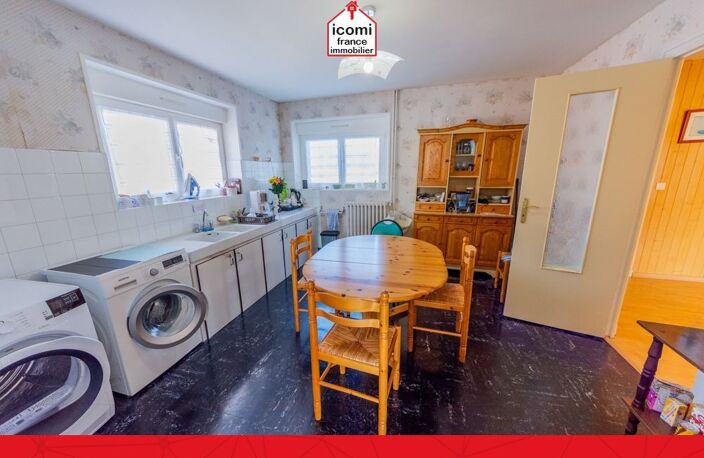 FINISTERE - Ploudalmézeau (29830) - A VENDRE - APPARTEMENT T5 133M² - 4 CHAMBRES - DALLE BETON - SEUL A L'ETAGE - GARAGE - BEAU POTENTIEL — photo 4