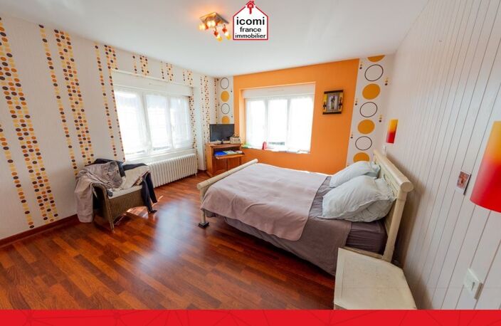 FINISTERE - Ploudalmézeau (29830) - A VENDRE - APPARTEMENT T5 133M² - 4 CHAMBRES - DALLE BETON - SEUL A L'ETAGE - GARAGE - BEAU POTENTIEL — photo 5