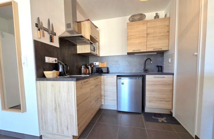 Dinard Médiathèque, appartement T2 de 50.08 m² exposé Sud Est au quatrième étage avec ascenseur. Cave et garage — photo 3