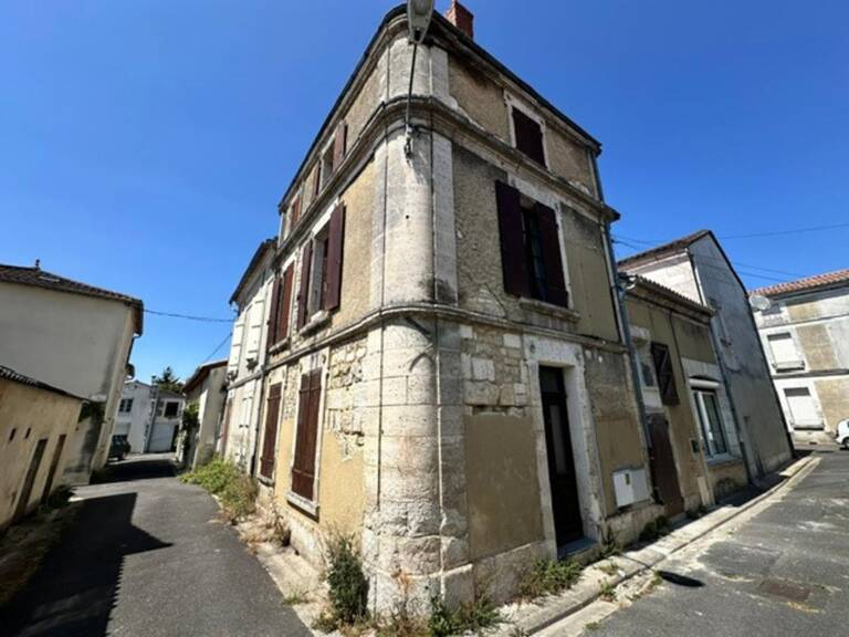 Maison à rénover + terrain non attenant bord de touvre. RUELLE SUR TOUVRE (16) — photo 1