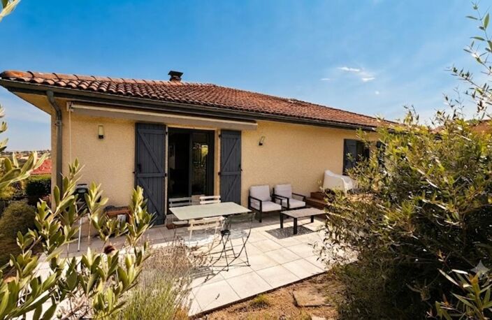 Maison à vendre La Roche-Blanche (63670) – Villa 7 pièces 172 m² avec piscine et vue imprenable — photo 3