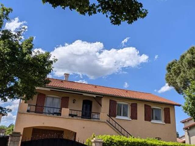 Studio de 50m2 à louer sur Décines-Charpieu — photo du bien