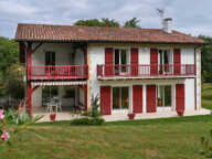 Entre authenticité basque et art de vivre, une propriété familiale d’exception aux portes de Saint-Jean-de-Luz — photo 2