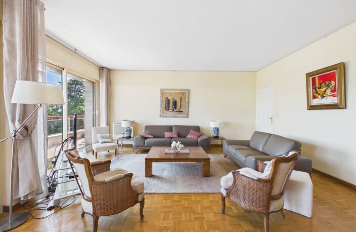 À vendre Appartement T5 de 150 m² au dernier étage avec terrasse à Saint-Giniez MARSEILLE 8E ARRONDISSEMENT — photo 4