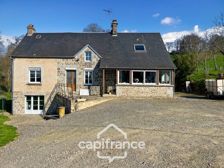 Maison de 5 pièces, 145m² et 67795 m² de terrain — photo 1