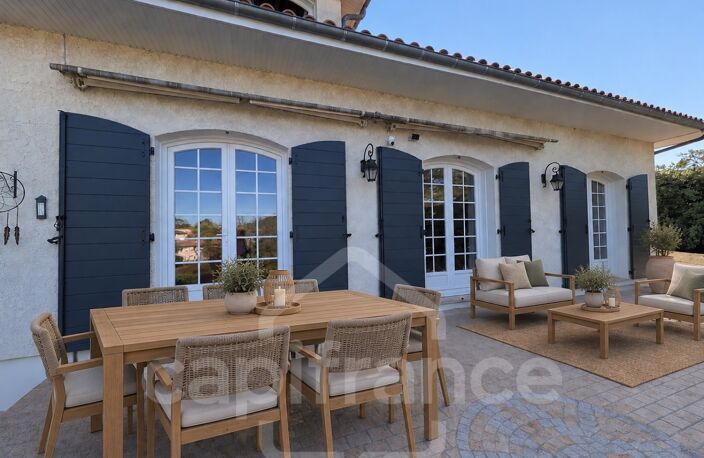 Maison à vendre 5 pièces - Piscine - sous-sol complet - CENTRE SAINT-LOUBES (33) — photo 2