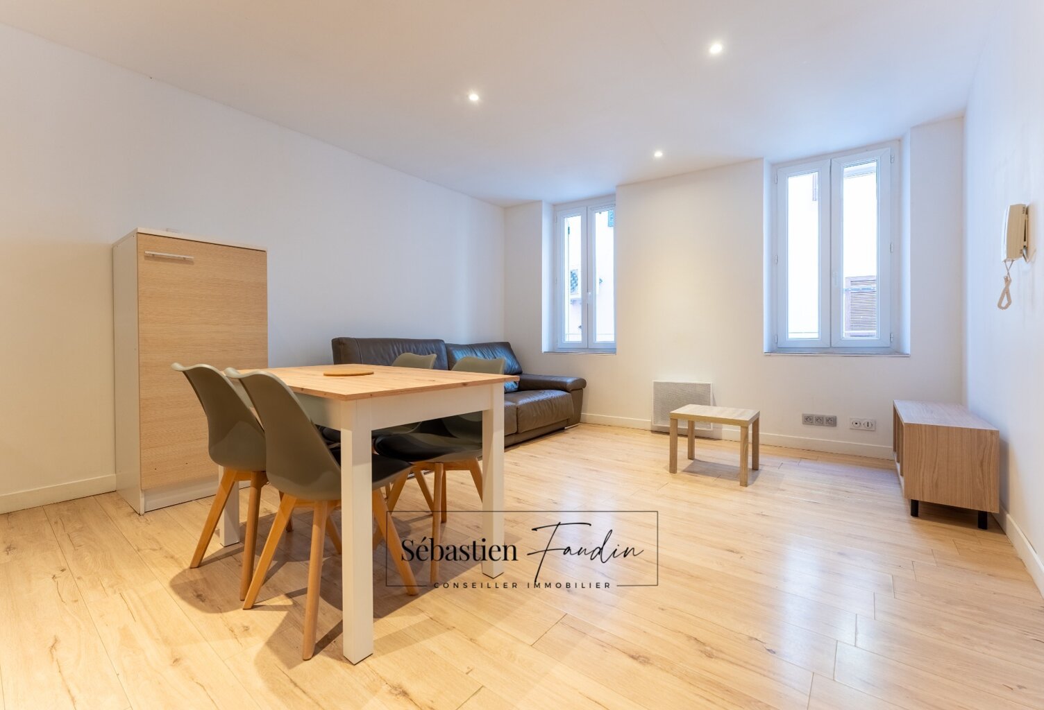 Appartement à louer 3 pièces LE BEAUSSET (83) - 47 m² - meublé - 2 chambres - double vitrage - calme — photo 1