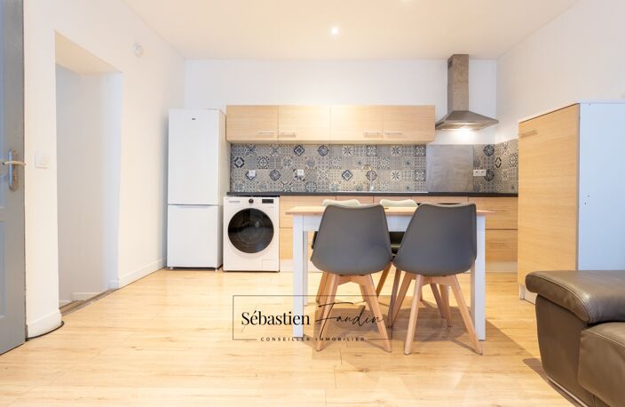 Appartement à louer 3 pièces LE BEAUSSET (83) - 47 m² - meublé - 2 chambres - double vitrage - calme — photo 2