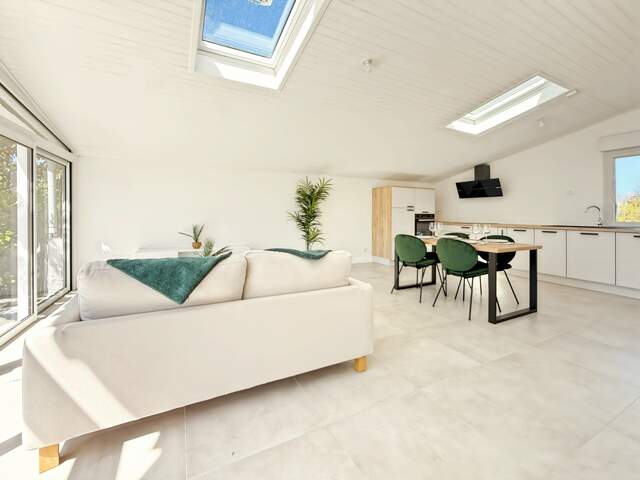 SAINT MARC SUR MER - PLAGE HULOT - PLEIN CENTRE - MARCHE - Duplex Loft  T5 - AVEC TERRASSE - GARAGE - PARKING SECURISE — photo du bien