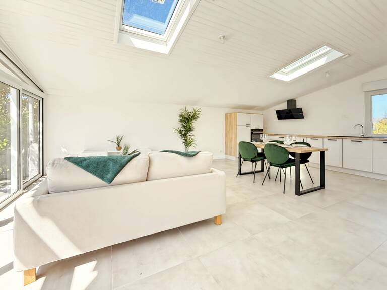 SAINT MARC SUR MER - PLAGE HULOT - PLEIN CENTRE - MARCHE - Duplex Loft  T5 - AVEC TERRASSE - GARAGE - PARKING SECURISE — photo 1