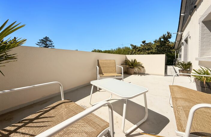 SAINT MARC SUR MER - PLAGE HULOT - PLEIN CENTRE - MARCHE - Duplex Loft  T5 - AVEC TERRASSE - GARAGE - PARKING SECURISE — photo 2