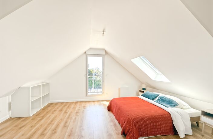SAINT MARC SUR MER - PLAGE HULOT - PLEIN CENTRE - MARCHE - Duplex Loft  T5 - AVEC TERRASSE - GARAGE - PARKING SECURISE — photo 4