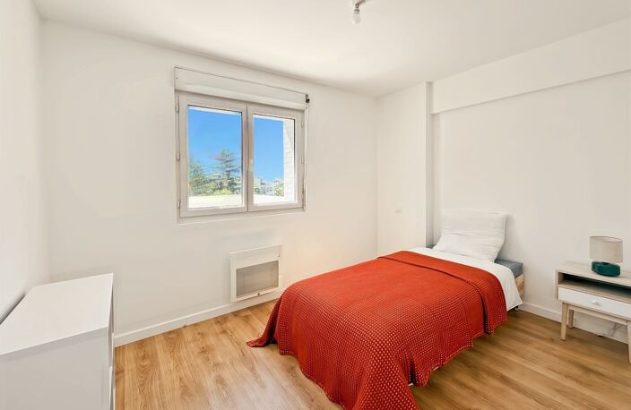 SAINT MARC SUR MER - PLAGE HULOT - PLEIN CENTRE - MARCHE - Duplex Loft  T5 - AVEC TERRASSE - GARAGE - PARKING SECURISE — photo 5